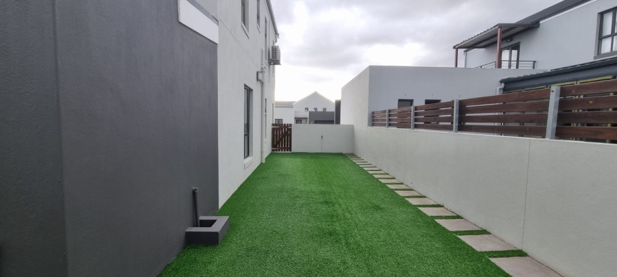 3 Bedroom Property for Sale in Jakarandas Western Cape